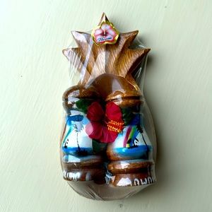 Hawaii Souvenir Salt & Pepper Shakers with Pineapple🍍Tray New